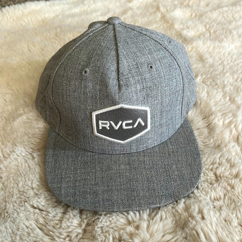 Rvca Grey Snapback Hat